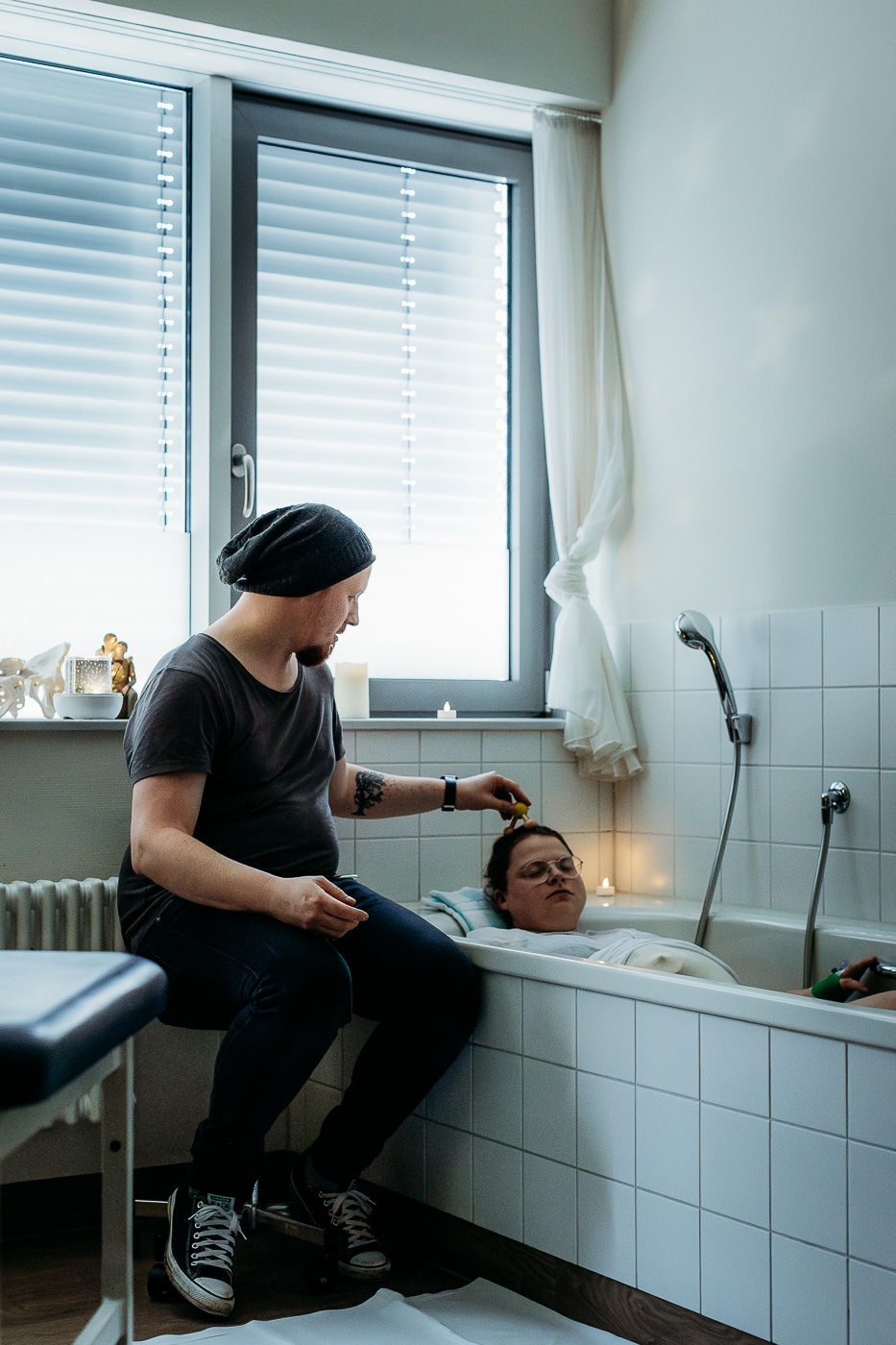 Geburtsfotografie Jena, Geburtsfotografin, Anne Behlert, Geburtsreportage, Geburtsfotografie Erfurt, Liebsfotografie, Geburtsbilder, Geburt Bilder, Wassergeburt, positive Geburtsbilder, Klinikgeburt, Geburt in Klinik, Kreißsaal